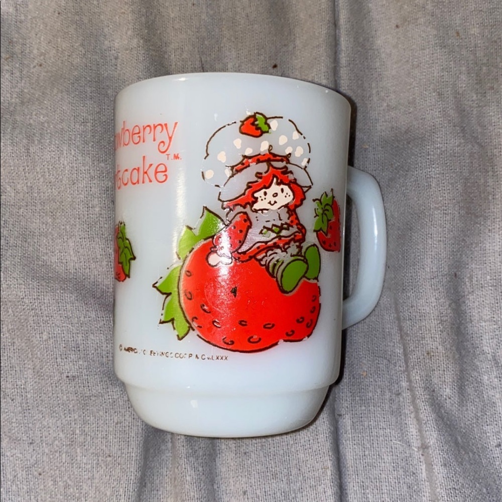 Rare Vintage Strawberry Shortcake Milk Glass Mug. Anchor Hocking.
